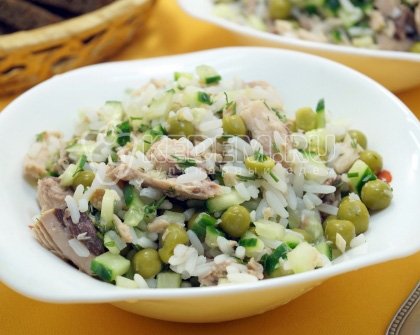 Салат с тунцом и огурцом